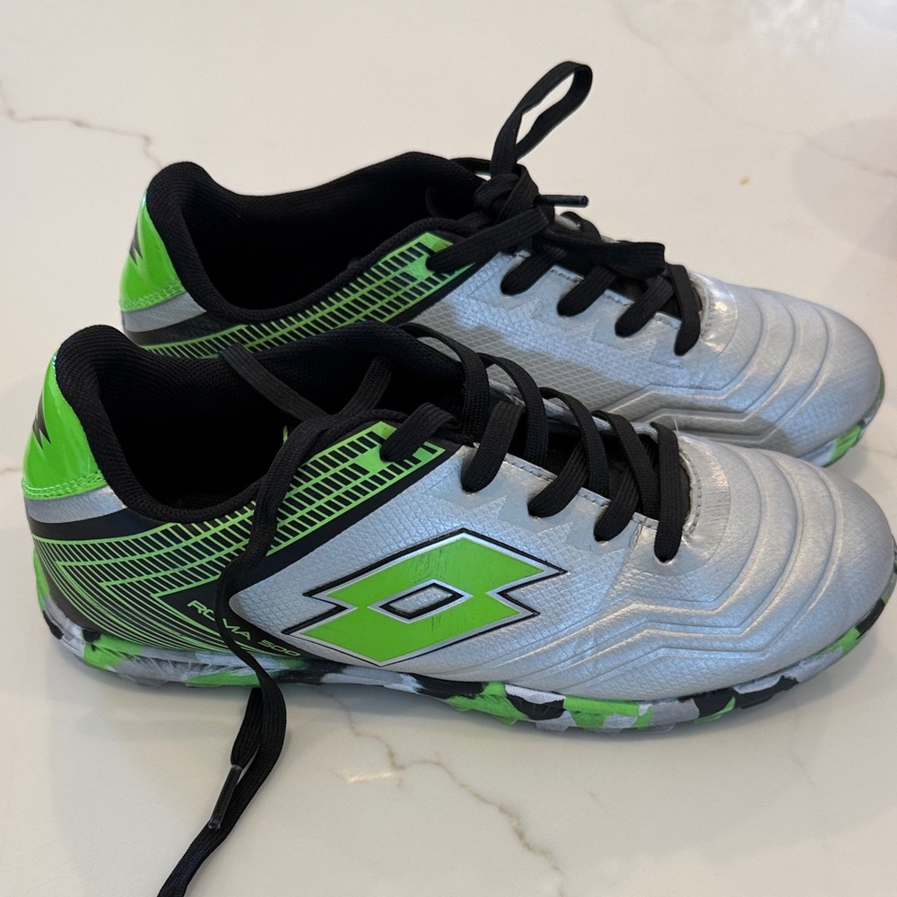 Lotto Youth Turf Cleat